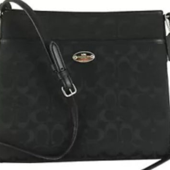 Coach Handbags - NWT Coach Crossbody Swingpack Black